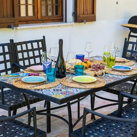 Valle 16 With Pool And Hill Views * Bargni